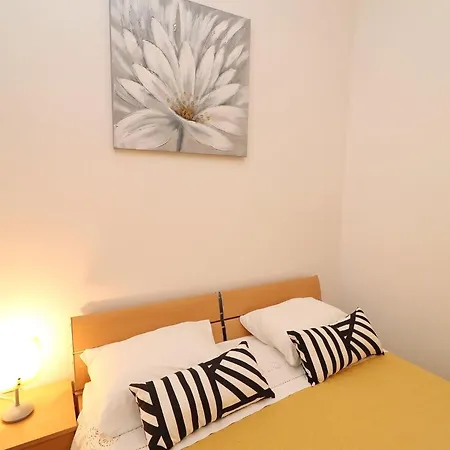 K & N -one Bedroom Prizba