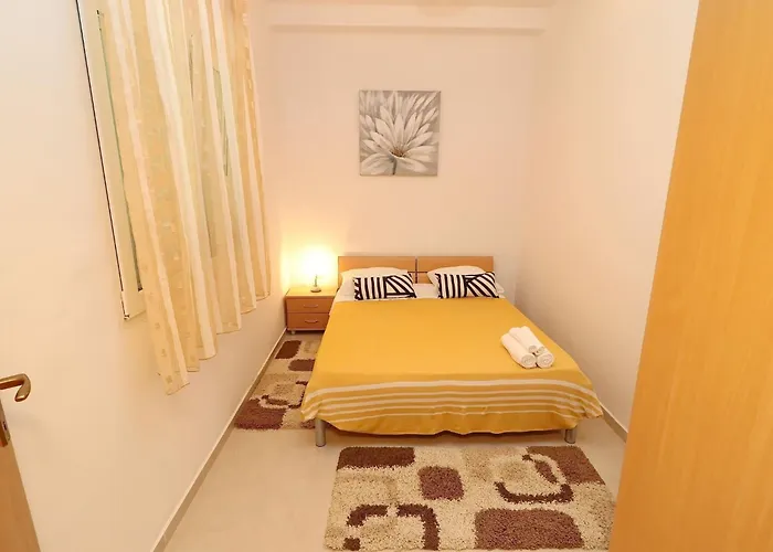 K & N -one Bedroom