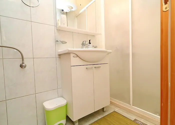K & N -one Bedroom